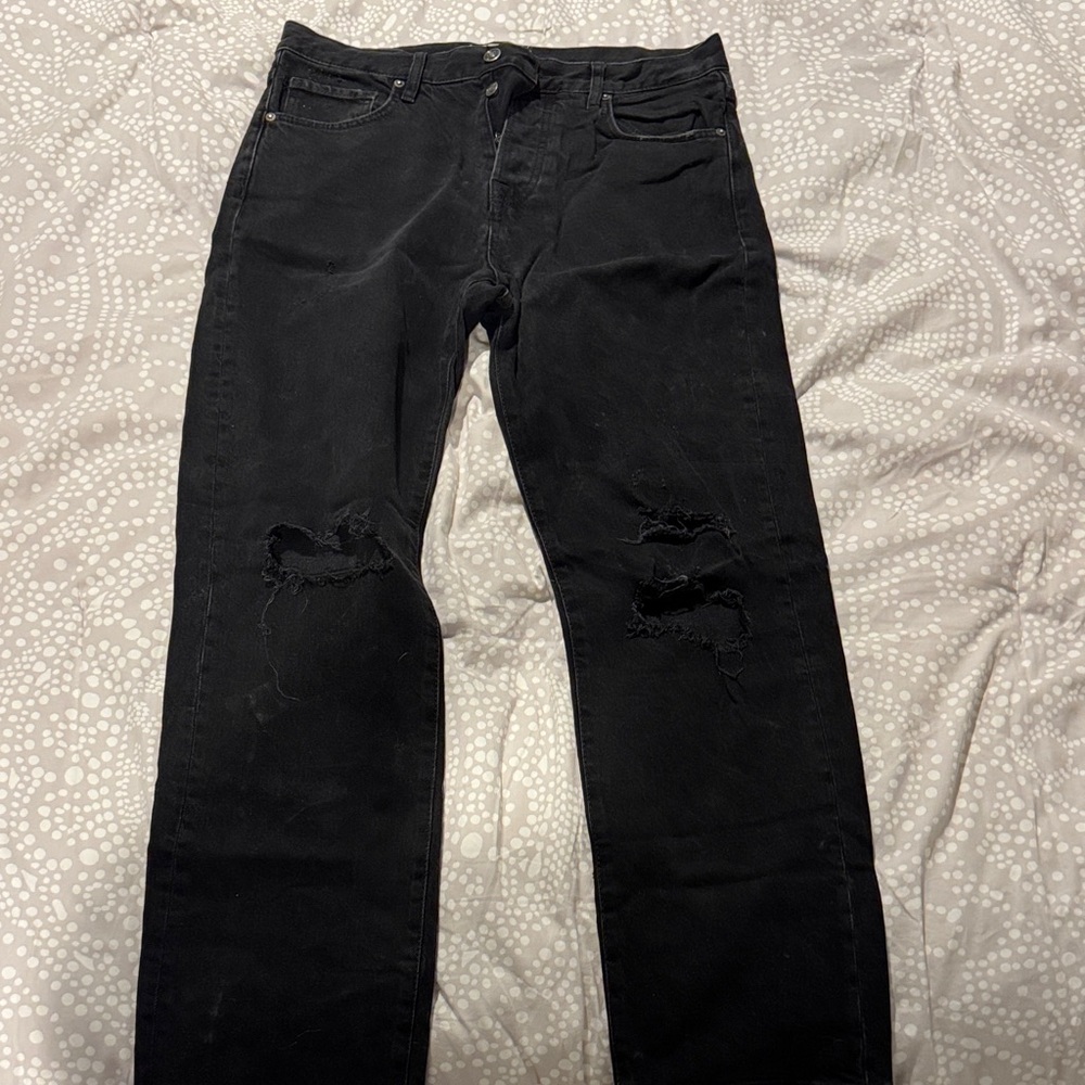 Black Distressed Jeans